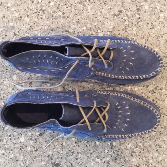 Minnetonka Shoes - Minnetonka moccasin Size 8. Suede blue boho